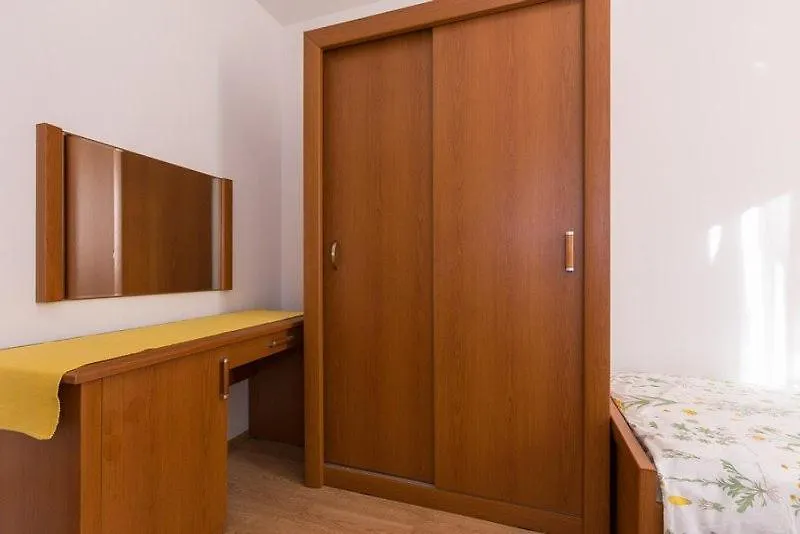 Marija F4 Apartment 克尔克 0*,